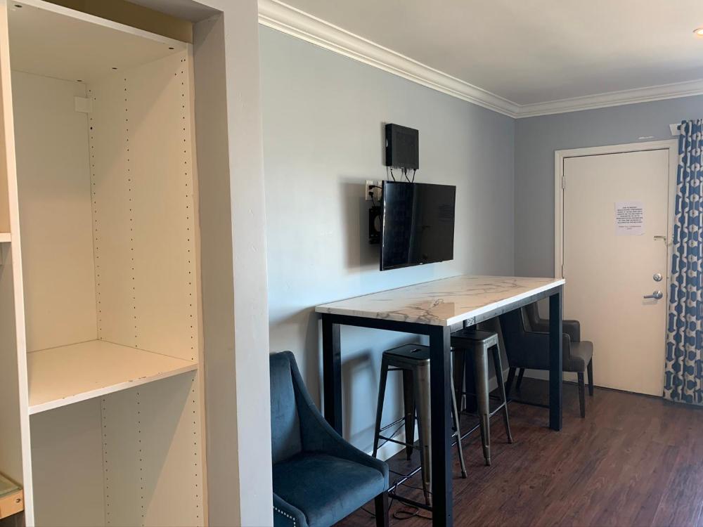 Room image 3